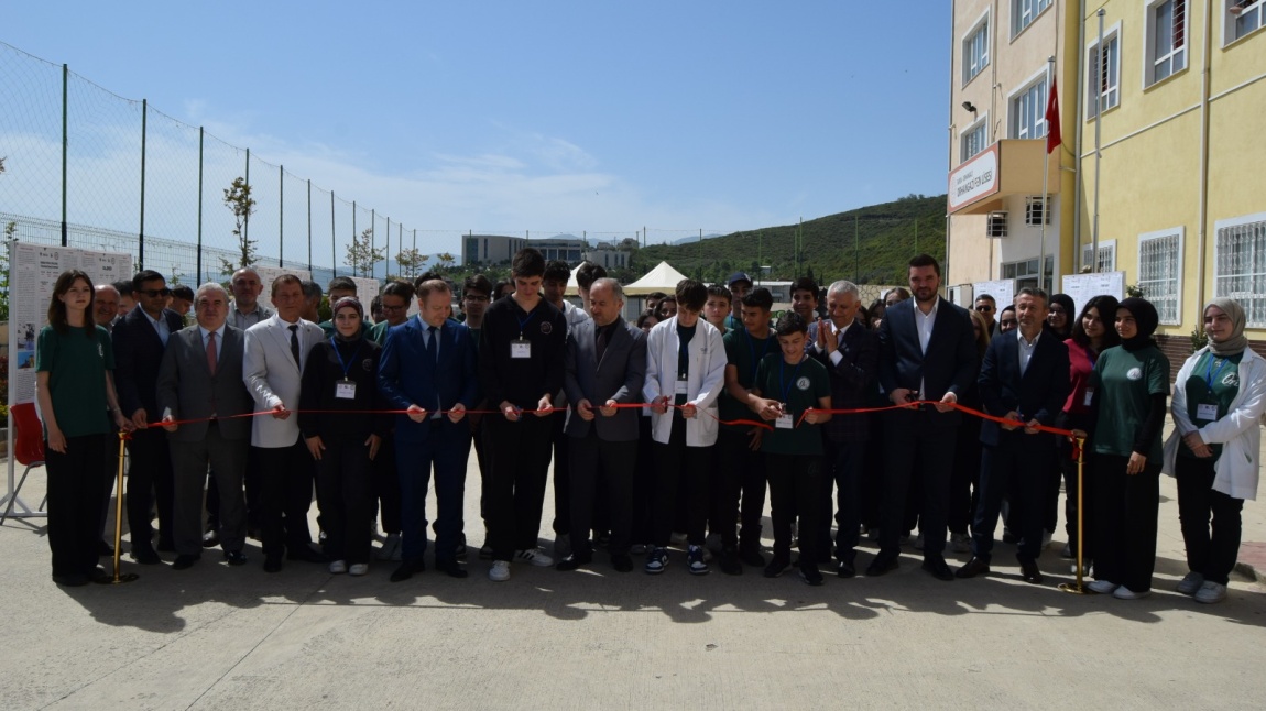 ORHANGAZİ FEN LİSESİ'NDE TÜBİTAK 4006 BİLİM FUARI COŞKUSU